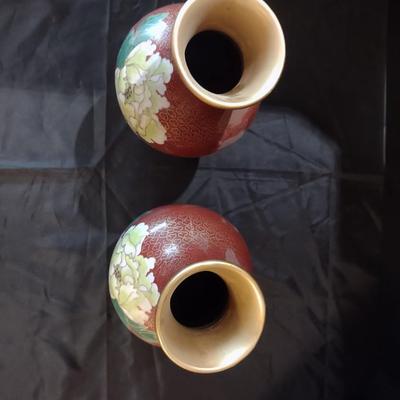 PAIR OF CLOISONNE DECORATIVE VASES