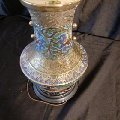 GORGEOUS CLOISONNE BASE TABLE LAMP