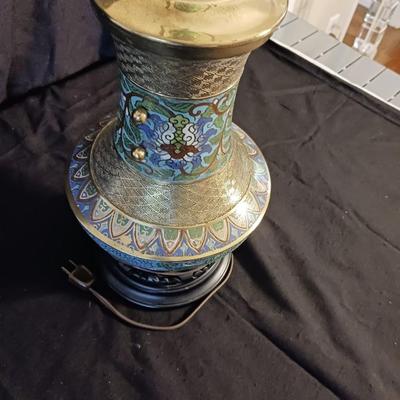 GORGEOUS CLOISONNE BASE TABLE LAMP