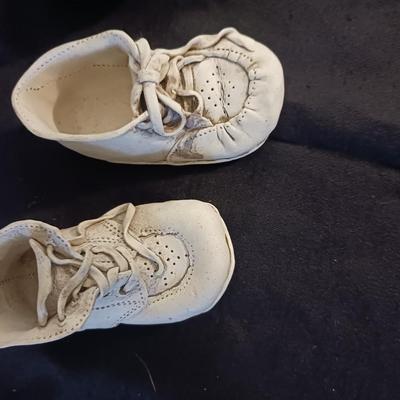 FRAMED YARN PICTURE, USA VASE AND BABY SHOES