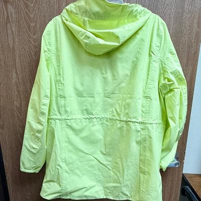 Sale Photo Thumbnail #372: Pale mint green color. Drawstring at the waist, 2 front pockets. Good condition.