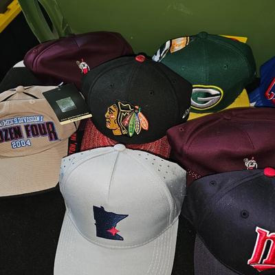 Sale Photo Thumbnail #273: Vintage Hat Lot | Rare Vikings, Blackhawks, Packers, Twins, Snapback | Lot of 10 | Some New and Used