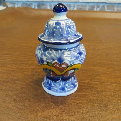 Sale Photo Thumbnail #27: Talavera apothecary/gingerjar, measuring approx 4" tall