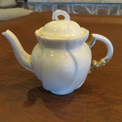 Sale Photo Thumbnail #28: White Cliffs Sereware ceramic teapot, measuring 6" tall