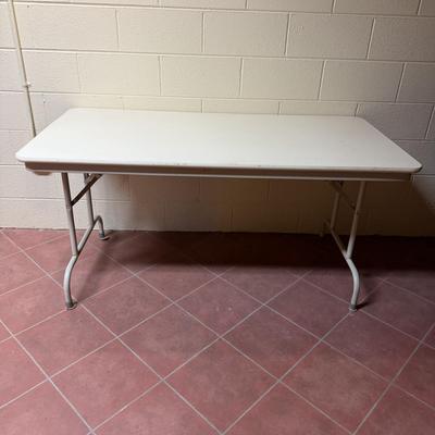 Folding Table (O-MG)