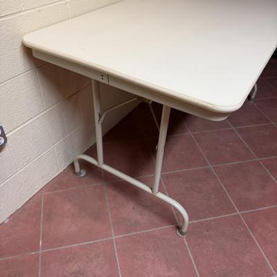 Folding Table (O-MG)
