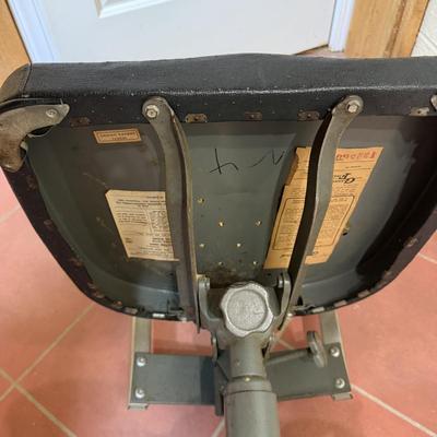 Vintage Secretary Chair (O-MG)