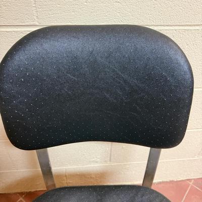 Vintage Secretary Chair (O-MG)