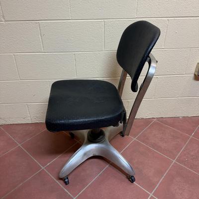 Vintage Secretary Chair (O-MG)