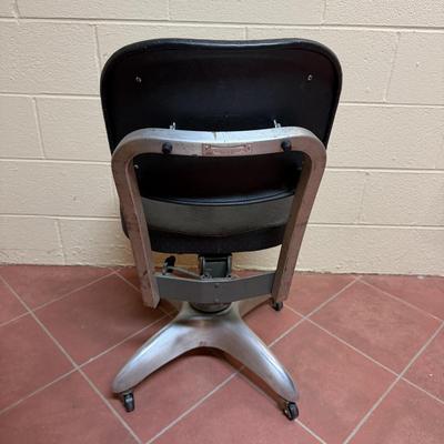 Vintage Secretary Chair (O-MG)