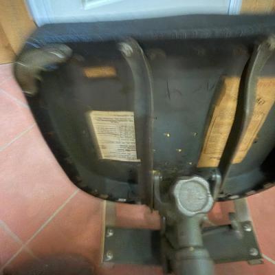 Vintage Secretary Chair (O-MG)