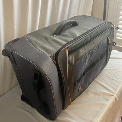 Pair of Timberland ‘Jay Peak’ Rolling Suitcases (PB-RG)