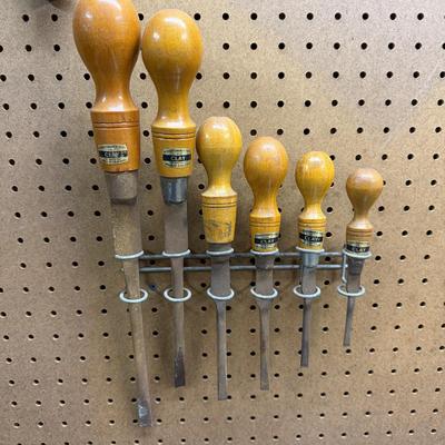 Six Piece Clay of Sheffield Cabinet Screwdrivers (O-MG)