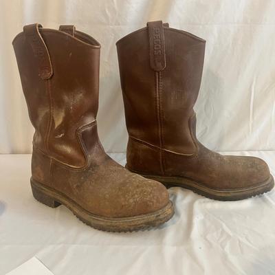 Men’s Size 7.5 Leather Red Wing Boots (PB-RG)