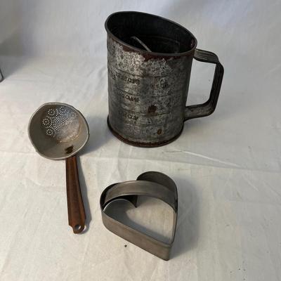 Vintage Kitchen Items (K-BC)