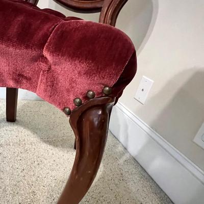 Button Tufted Victorian Parlor Chair (PB-RG)