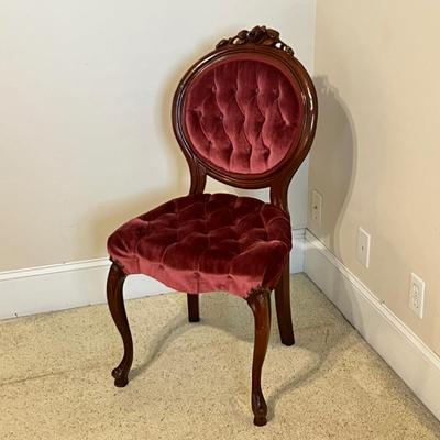 Button Tufted Victorian Parlor Chair (PB-RG)