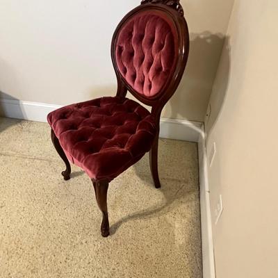 Button Tufted Victorian Parlor Chair (PB-RG)