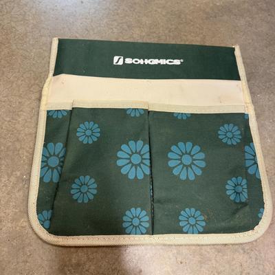 Terra Cotta Pots & Gardening Tools (WS-MG)