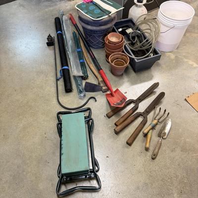 Terra Cotta Pots & Gardening Tools (WS-MG)