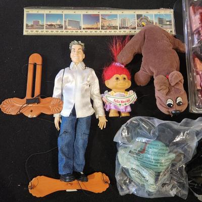 Sale Photo Thumbnail #328: Star wars McDonald's Happy Meal toys & Nsync puppet & Barnum & Bailey Circus program lot