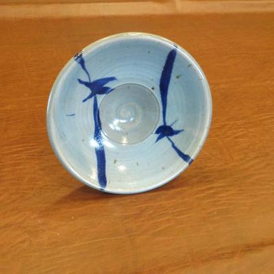 Sale Photo Thumbnail #74: Vintage Japanese pottery bowl with hand-painted bird and butterfly. No artisan marking on back. 7.5" diameter