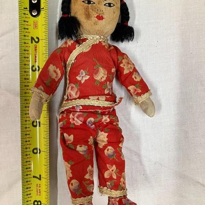 Sale Photo Thumbnail #94: Chinese cloth doll with embroidered face from the 1960 World's Fair in NYC, 5" tall