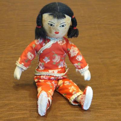 Sale Photo Thumbnail #93: Chinese cloth doll with embroidered face from the 1960 World's Fair in NYC, 5" tall