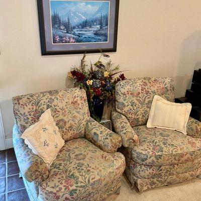 Sale Photo Thumbnail #25: LIVING ROOM - RIGHT WALL