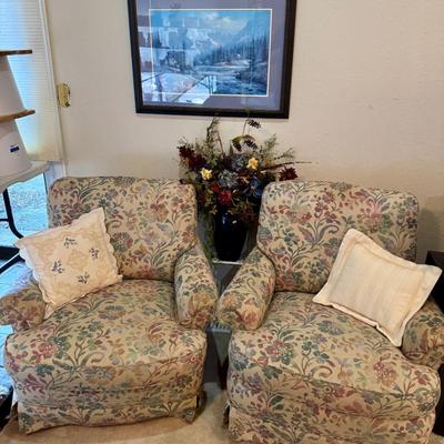 Sale Photo Thumbnail #24: LIVING ROOM - RIGHT WALL