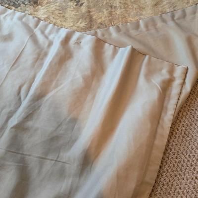 LOT 101Y: Beautiful Tapestry and Hanging Hardware