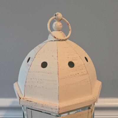 LOT 104Y: Two Wall Panel Decor, Two Bird Cage Tea-lite Holders, Decorative Lantern Candle Holder and Teal Colored Vase