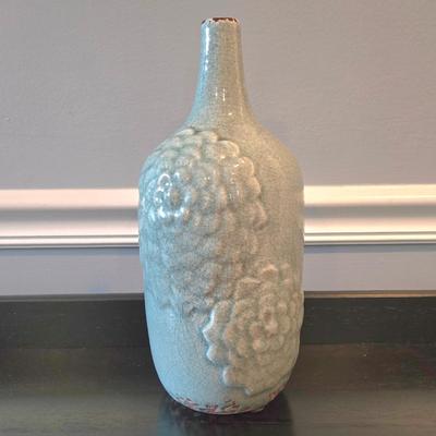 LOT 104Y: Two Wall Panel Decor, Two Bird Cage Tea-lite Holders, Decorative Lantern Candle Holder and Teal Colored Vase