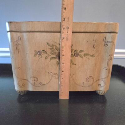 LOT 110Z: Ethan Allan Footed Wooden Box and Two Jar Candles