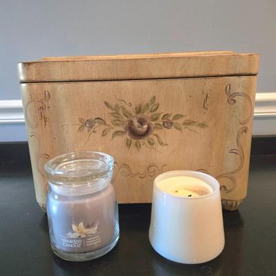 LOT 110Z: Ethan Allan Footed Wooden Box and Two Jar Candles