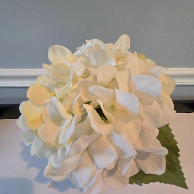 LOT 116H: Vanity Set Including Makeup Mirror, Two Mirror Trays, and More