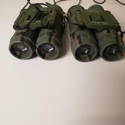 LOT 121B: Pair of Binolux 10 x 25 Camouflage Binoculars