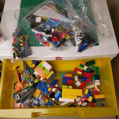 LOT 122B: Lego 3 Drawer Storage with Basket Full of Legos