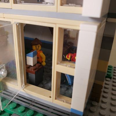 LOT 123B: Lego Creator Family House, Tree House, Tow Truck & Car