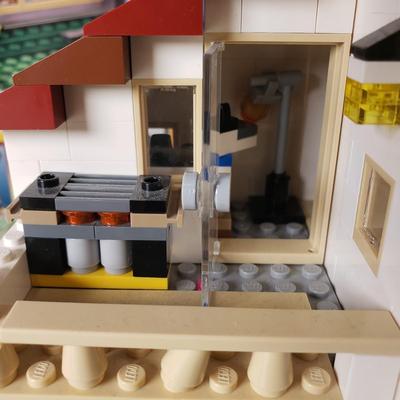 LOT 123B: Lego Creator Family House, Tree House, Tow Truck & Car
