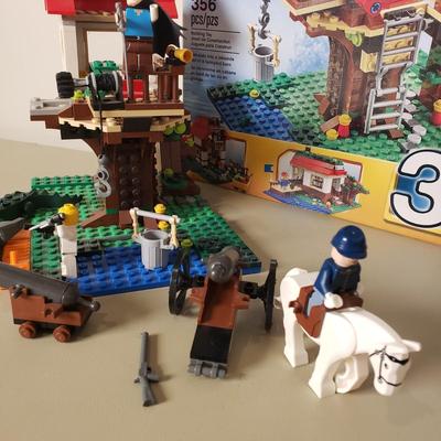 LOT 123B: Lego Creator Family House, Tree House, Tow Truck & Car