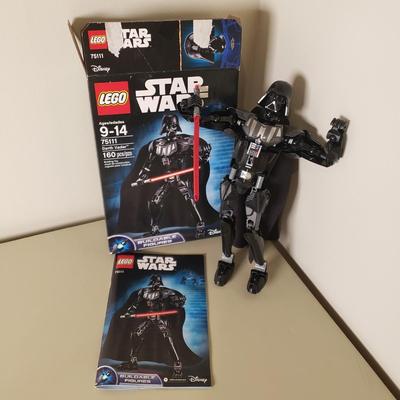 LOT 125B: Lego Star Wars Buildable Figures & Mini Figures with Building Sets