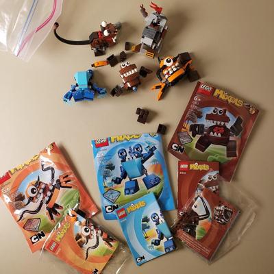 LOT 127B: Lego SpongeBob Flying Dutchman, Bikini Bottom Undersea Party & Set of 3 Cartoon Network Mixels