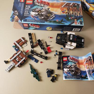 LOT 128B: Lego Creator Thunder Wings, Aviation Adventures & Lego Movie Sets Bad Cop's Pursuit & MetalBeard's Duel