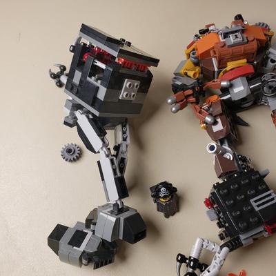 LOT 128B: Lego Creator Thunder Wings, Aviation Adventures & Lego Movie Sets Bad Cop's Pursuit & MetalBeard's Duel