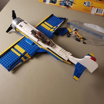 LOT 128B: Lego Creator Thunder Wings, Aviation Adventures & Lego Movie Sets Bad Cop's Pursuit & MetalBeard's Duel