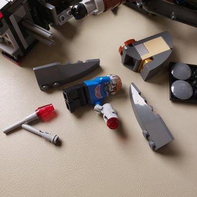 LOT 128B: Lego Creator Thunder Wings, Aviation Adventures & Lego Movie Sets Bad Cop's Pursuit & MetalBeard's Duel