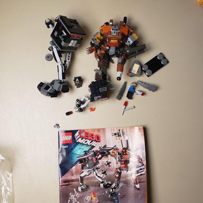 LOT 128B: Lego Creator Thunder Wings, Aviation Adventures & Lego Movie Sets Bad Cop's Pursuit & MetalBeard's Duel