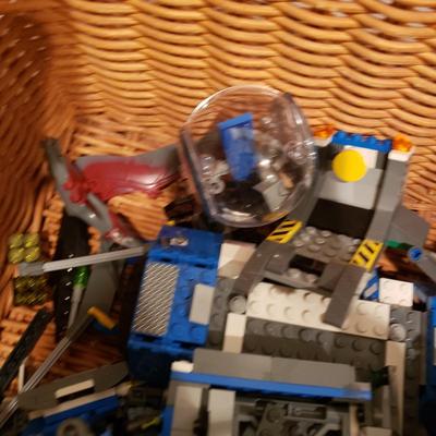 LOT 129B: Lego Jurassic World Sets-Raptor Rampage, Dilophosaurus Ambush, Pteranodon Capture, T Rex Tracker, Indominus Rex Breakout