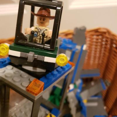 LOT 129B: Lego Jurassic World Sets-Raptor Rampage, Dilophosaurus Ambush, Pteranodon Capture, T Rex Tracker, Indominus Rex Breakout